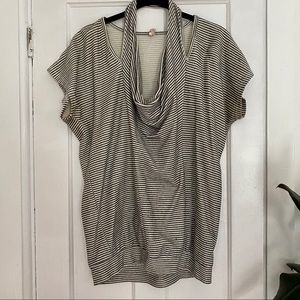 Pink Lotus Short-sleeve Knit Striped Top small